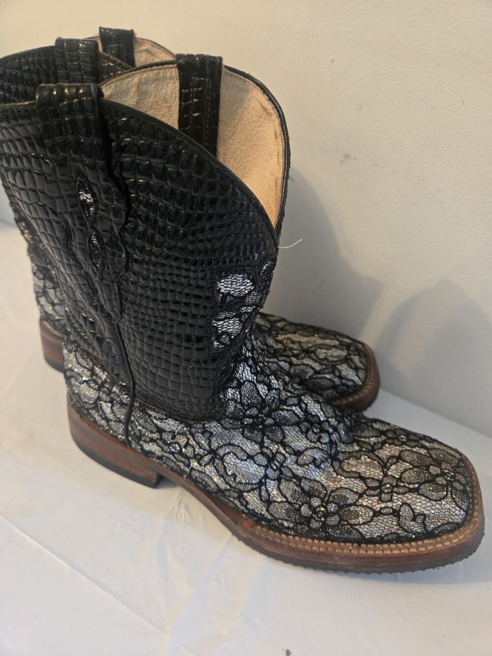 9.5 B WOMENS Silver Glitter Floral Lace FERRINI 6279334 WESTERN BOOTS.